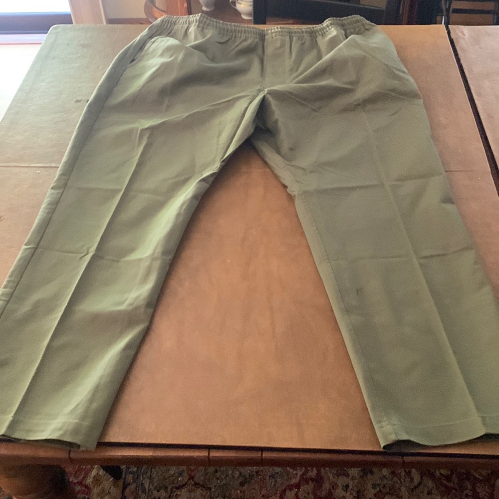 Nike Skate Boarding Pants. NWT. Green. Size 2XL